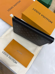 Louis Vuitton Pochette Voyage
