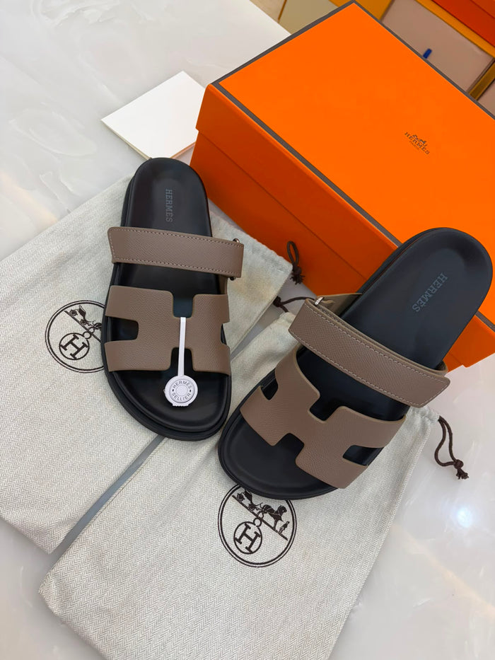 Hermès Chypre sandals in the Étoupe colorway
