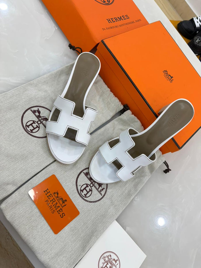 White Hermès Oasis sandals