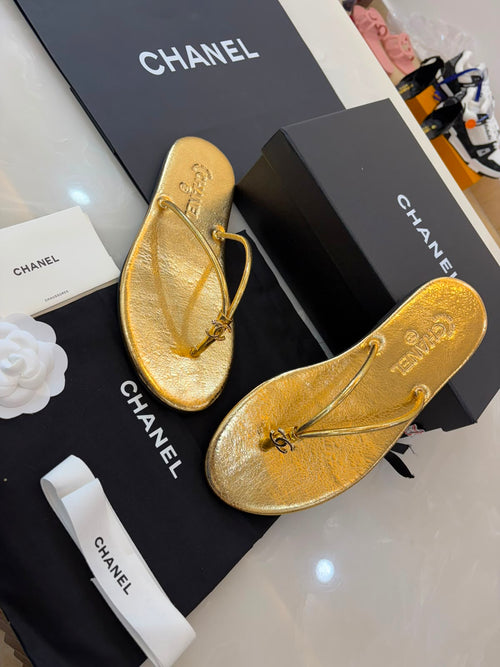 Chanel crackled Laminated Calfskin flat sandal