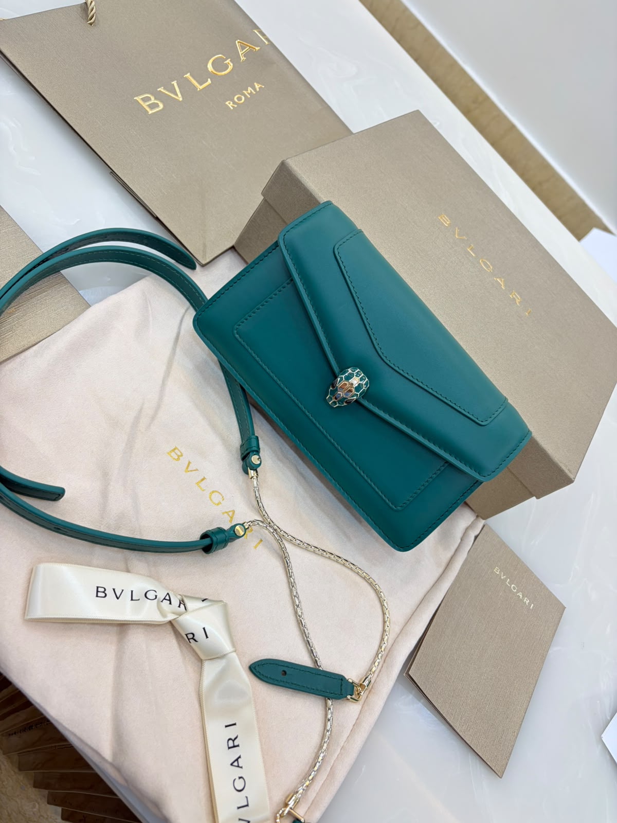 BVLGARI Serpenti Forever chain pochette