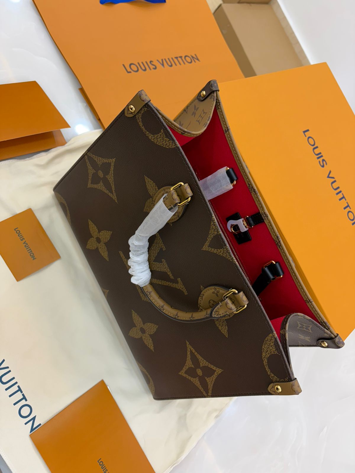Louis Vuitton OnTheGo GM tote bag