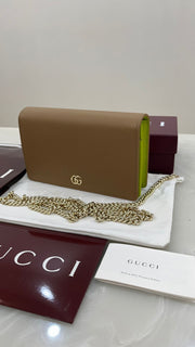 Beige Gucci GG Marmont wallet
