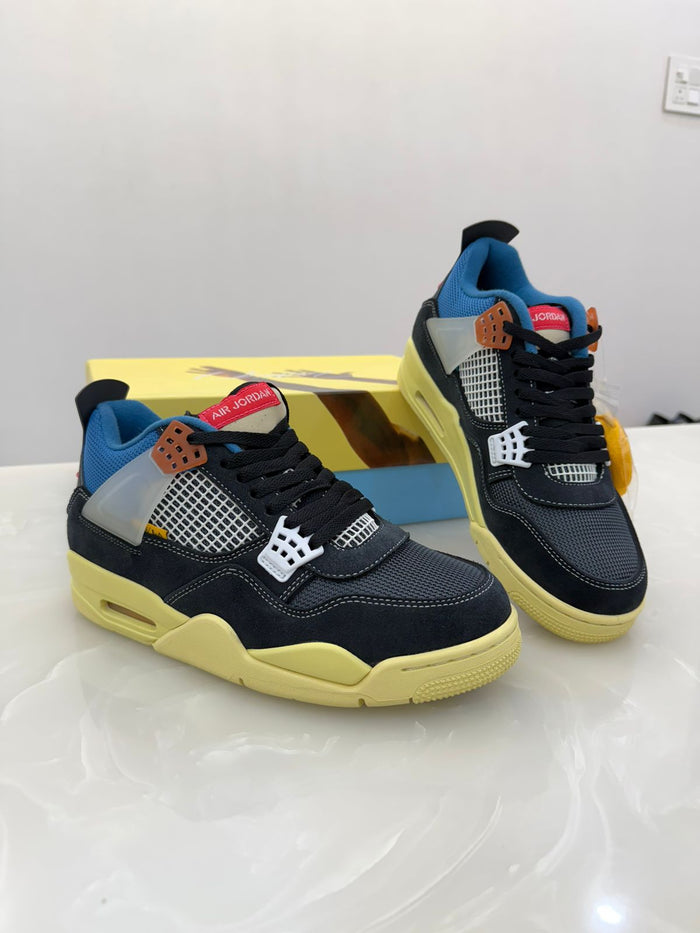 Air Jordan 4 Retro "Off Noir" sneakers