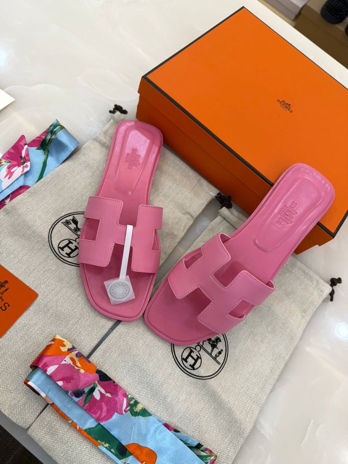 pink Hermès Oran sandals