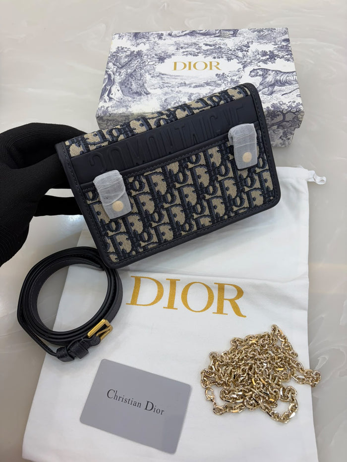 Dior 30 Montaigne 2-in-1 Pouch