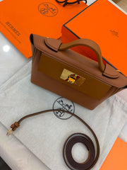 Hermès 24/24 21 bag in gold leather