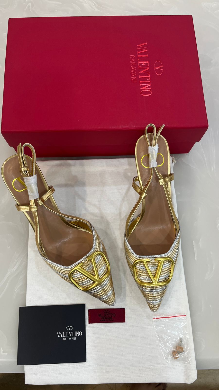 Valentino Garavani VLogo
